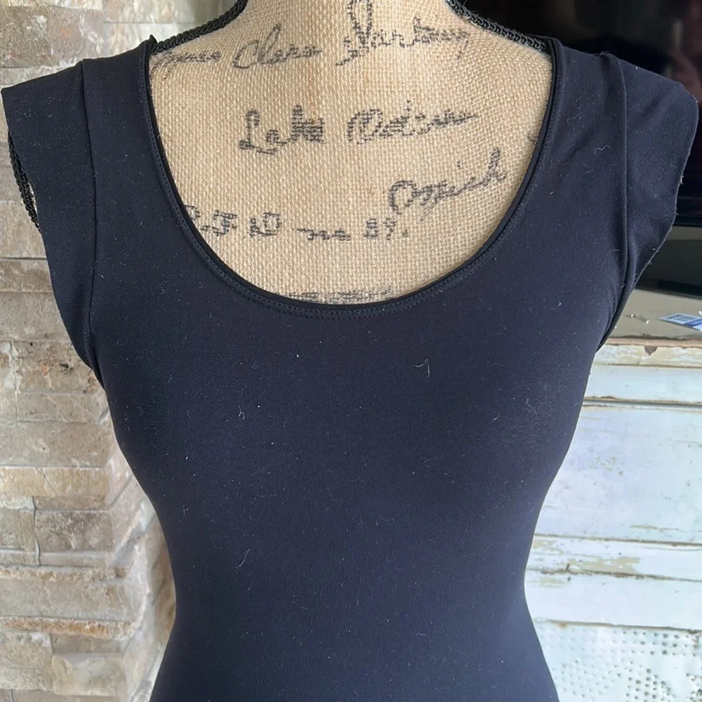 Spanx black scoop neck cap sleeve body shaper shapewear